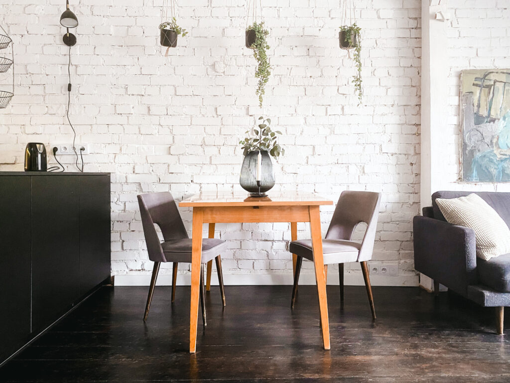 wnętrze mieszkania na poddaszu