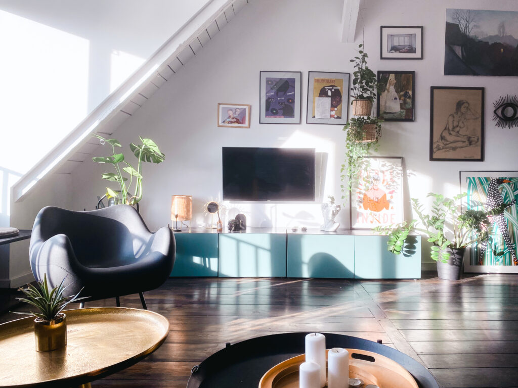 wnętrze mieszkania na poddaszu