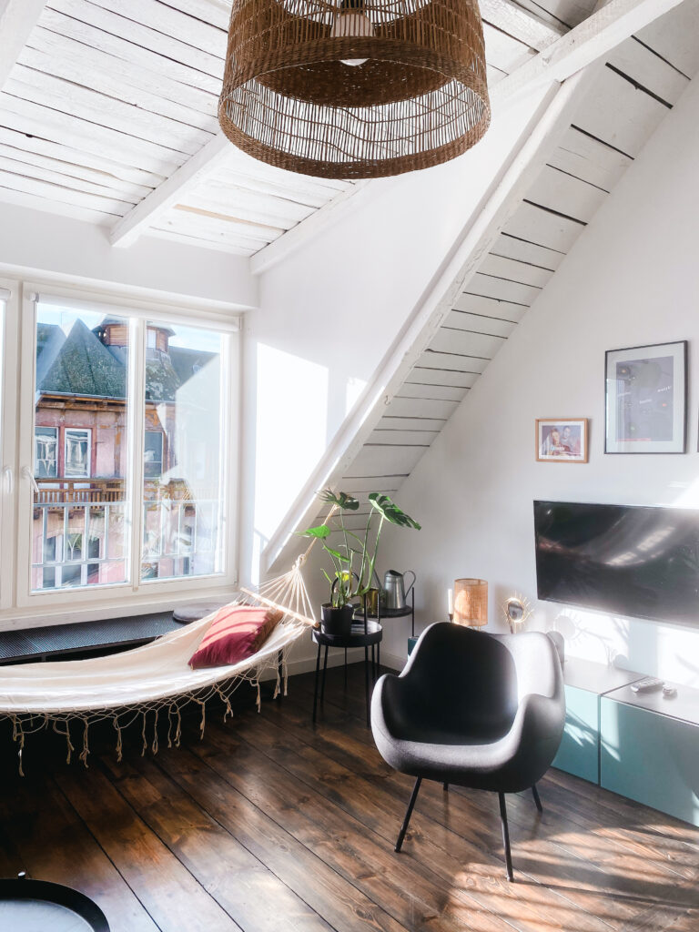 wnętrze mieszkania na poddaszu