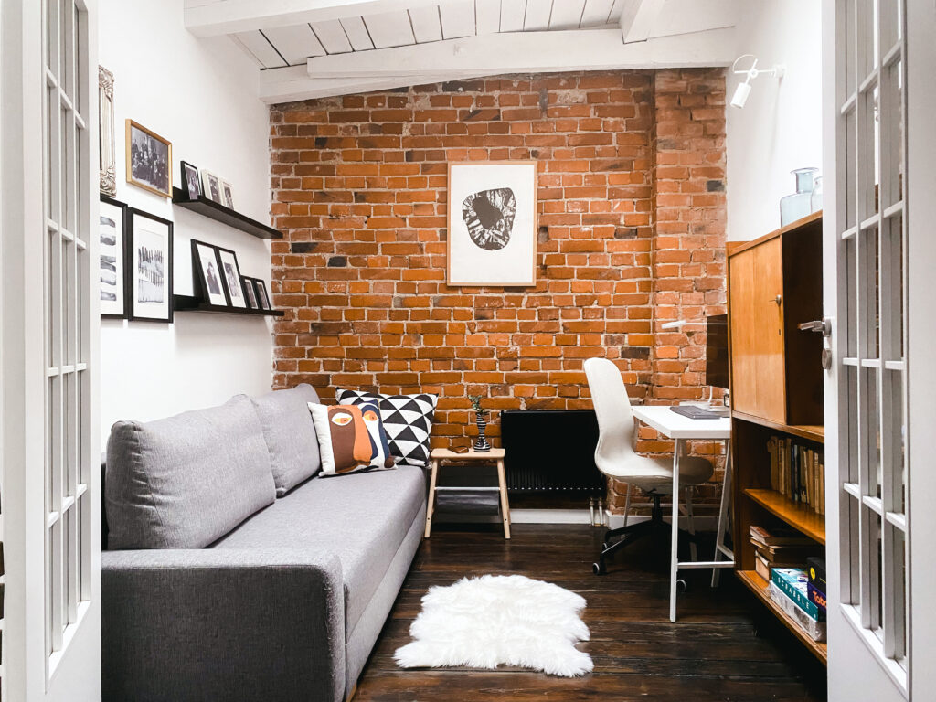 wnętrze mieszkania na poddaszu